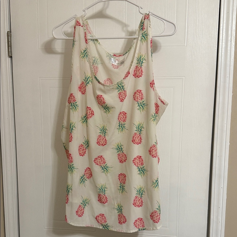⭐️Time and Tru Pineapple Print Tank Top - Cream and Pink